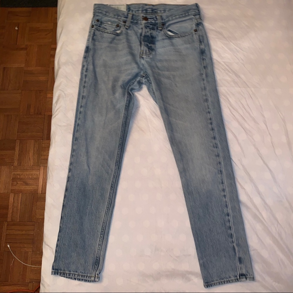 Hollister light denim jeans 28x28